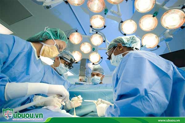 Phẫu thuật cắt bỏ khối u ung thư gan được sử dụng và đem lại tỷ lệ thành công khá cao Phẫu thuật cắt bỏ khối u ung thư gan