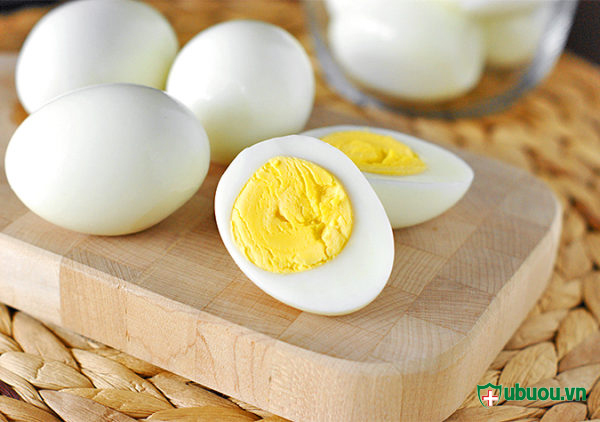 trong trứng có nhiều thành phần chất dinh dưỡng giúp bồi bổ sức khỏe